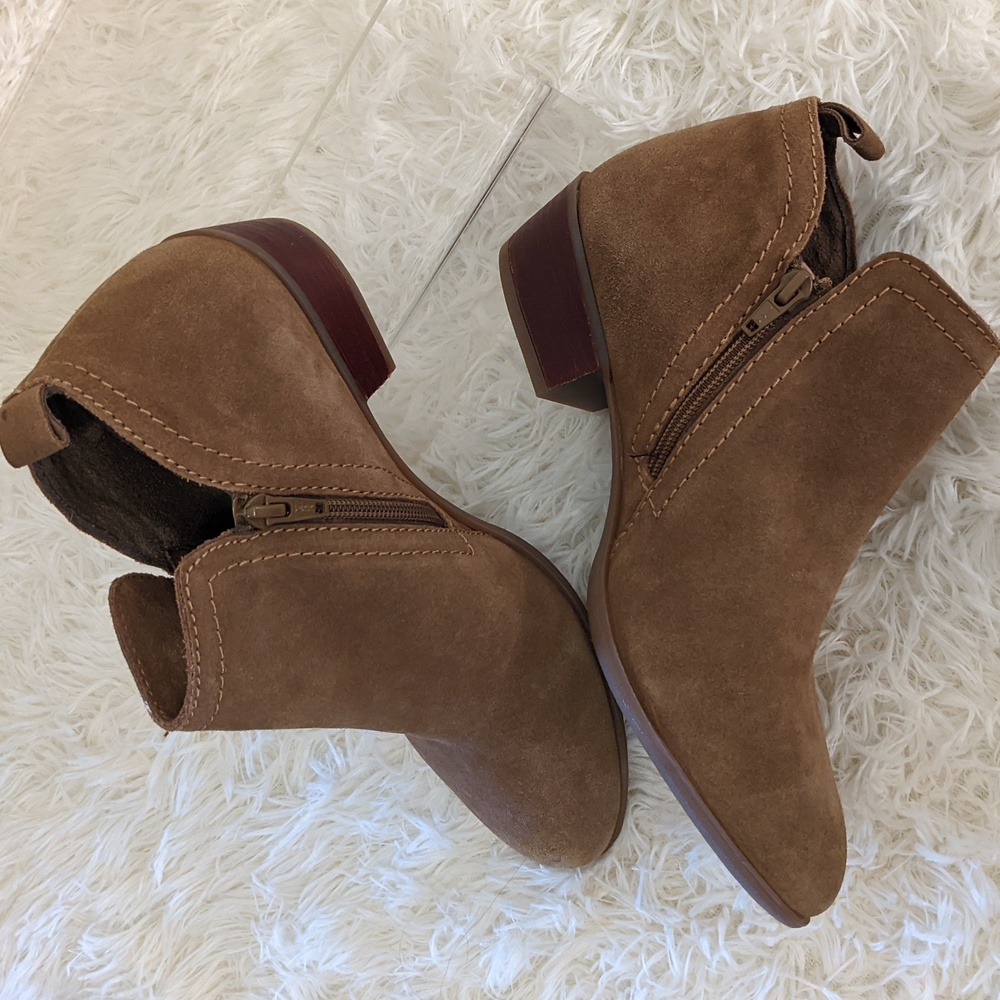 NWOB Diba Genuine Leather Sz 9 Ankle Boots - Picture 1 of 7